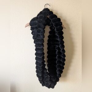 NWOT Black Circle Scarf
